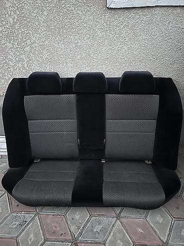 kia k5 хищник: Заднее сиденье Subaru Legacy BE5 (седан) — 1