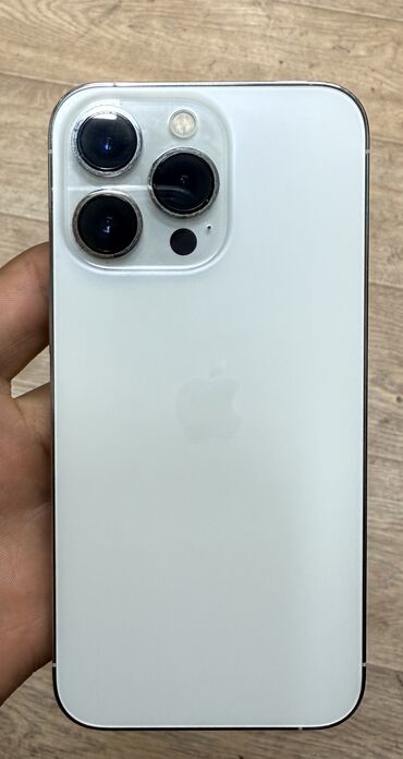 Apple iPhone: IPhone 13 Pro, Б/у, 256 ГБ, Белый, Защитное стекло, Чехол, Коробка, 78 %