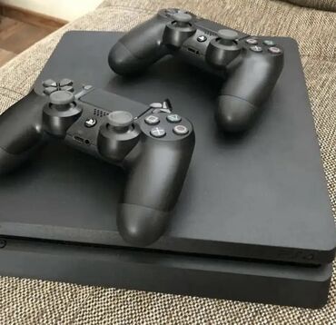 сони плестейшин 4: Игровая консоль Sony PlayStation 4 Slim (черная) с двумя беспроводными