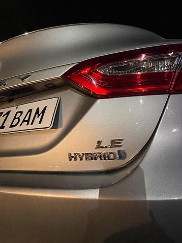 e2 byd: Toyota Camry: 2020 г., 2.5 л, Автомат, Гибрид, Седан — 7