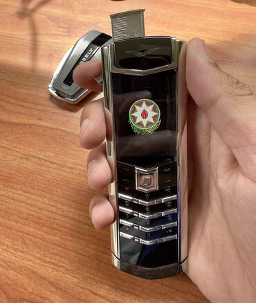 işləmiş telfon: Vertu Signature Touch, 8 GB, rəng - Gümüşü, Düyməli