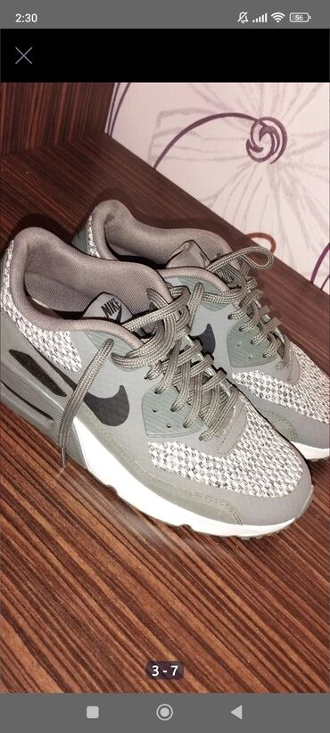 Кроссовки и спортивная обувь: Nike, 36, цвет - Серый, Новый