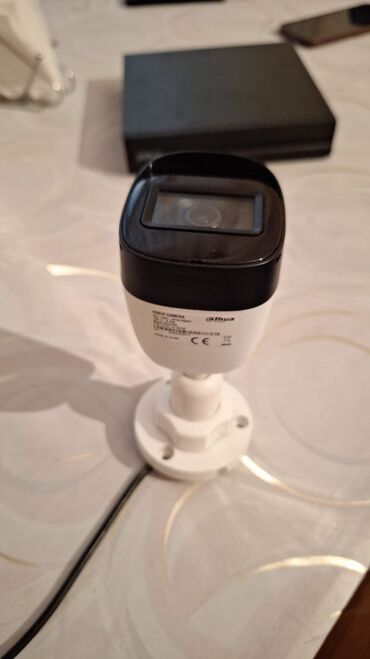 Videomüşahidə: Dahua brendindən təhlükəsizlik kamera sistemi, qara rəngdə DVR cihazı — 2