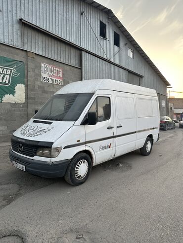 фара на нексия 2: Жеңил жүк ташуучу унаа, Mercedes-Benz, Стандарт, 2 т, Колдонулган