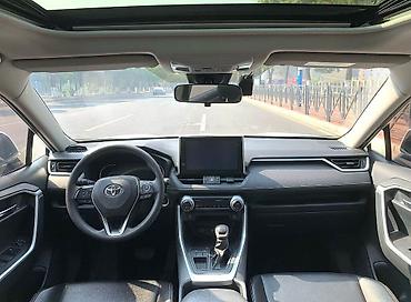 Toyota: Toyota RAV4: 2022 г., 2 л, Вариатор, Бензин, Кроссовер — 3