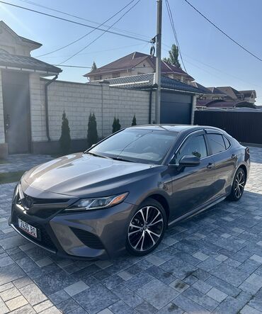 tayota runx: Toyota Camry: 2019 г., 2.5 л, Автомат, Бензин, Седан