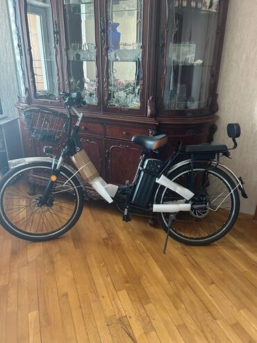 velasipedlər: Yeni Elektrik velosipedi 26", sürətlərin sayı: 27, 250 Vt