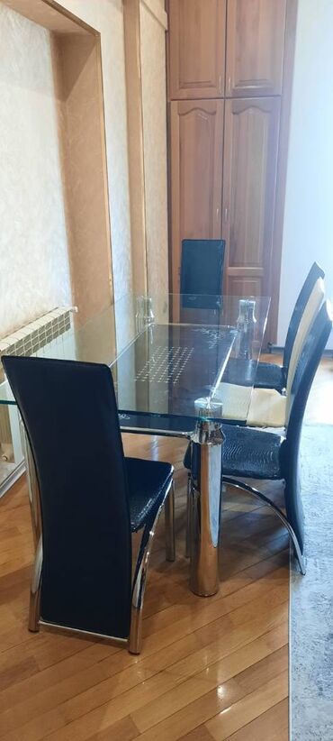 işlenmiş masa desti: Masa oturacag 
Az işlenib
Yaxşiveziyyetde 
Dest komplekt satilir