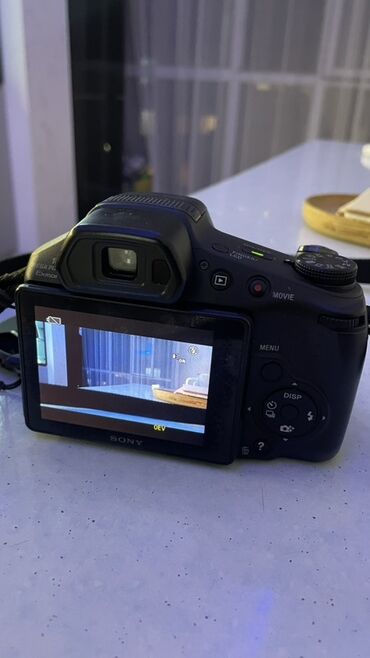 сони з: Цифровая камера Sony Cybershot DSC-H300в черном цвете. Модель оснащена