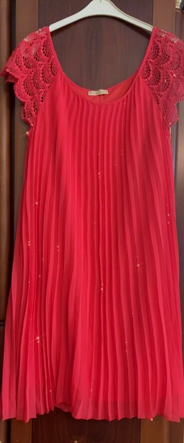 Ziyafət donları: Ziyafət geyimlərinin satışı her rengde var. Qiymetler ferqlidi. 15 azn — 3