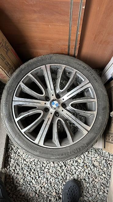 Литой диск BMW с зимней шиной Kumho 1 шт . - Диаметр диска: R18