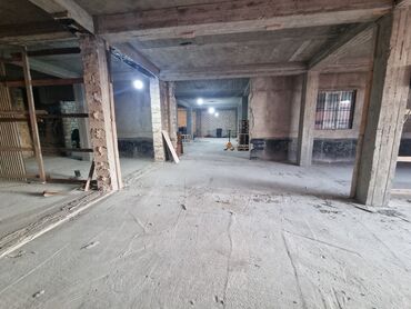 hökmeli qobu yolu: Xırdalanda 400 m² anbar icarəyə verilir. Döşəməsi və tavanı betondu