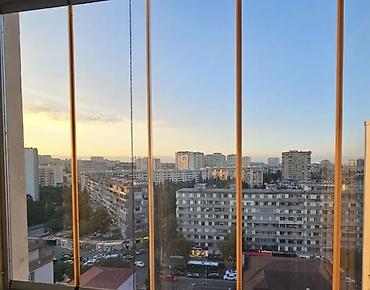 Балконы: Panoramik şüşəli eyvan sistemi - Çərçivəsiz, sürüşən panellərlə — 1
