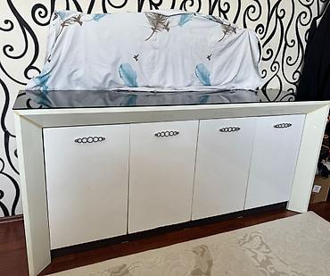 kəsim masası: Ağ-qrafit rəng çalarında vitrin-bufet dəsti - Material: korpus – — 4
