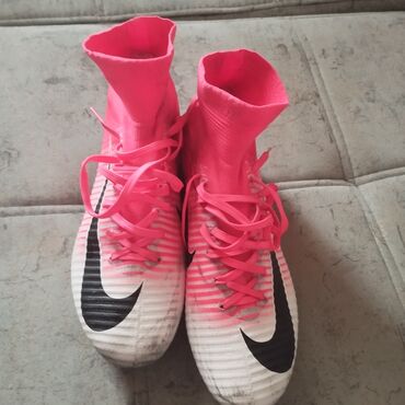 Кроссовки и спортивная обувь: Nike mercurial superfly 5 Retro Model 40 razmer iki məşq geyinilib