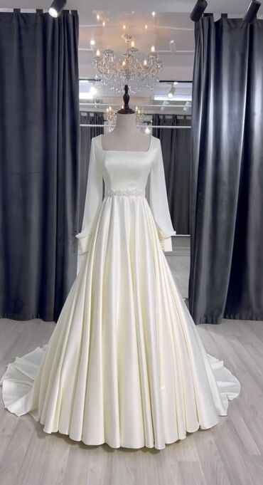 свадебные б у: Свадебное платье шелк/органза + аксессуары. Размер S-M, регулируется