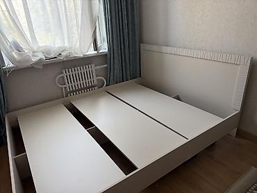 Двуспальная кровать, Б/у, С матрасом, длина - 200 см at lalafo.kg Двуспальная кровать, Б/у, С матрасом, длина - 200 см