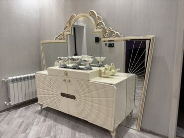Диваны: Б/у, С зеркалом