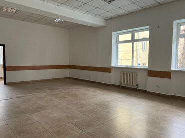 долгосрочная аренда домов гоин: Ижарага берем Офистик, 150 кв. м, Турак комплексинде, 1-катар, Өзүнчө кире бериши менен, Өзүнчө санитардык түйүнү менен