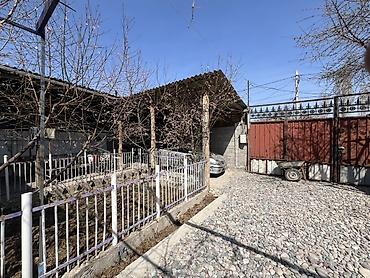 Продажа коттеджей и домов: Продаётся частный дом с двором и хозяйственными постройками. - — 7