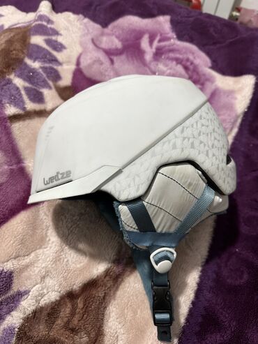 шлем бу: Горнолыжный шлем Сноубордический шлем Состояние отличное Прошу 3000