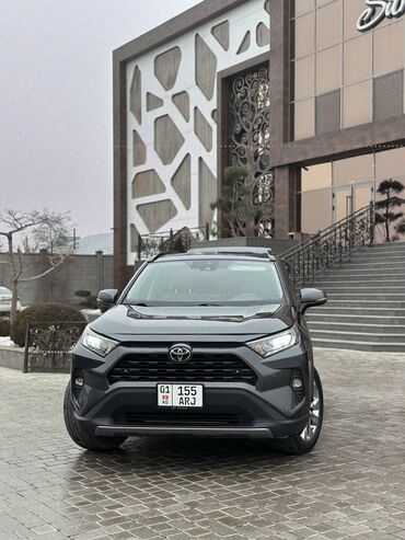 Toyota: Toyota RAV4: 2019 г., 2.5 л, Автомат, Бензин, Внедорожник