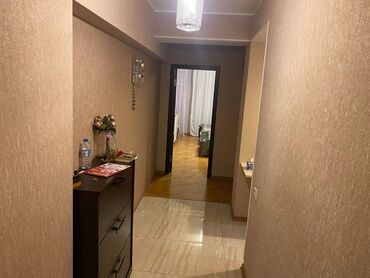 Uzunmüddətli kirayə mənzillər: Sabunçu rayonu,Razin,Akkord yaşayış kompleksində,20 mərtəbənin,9-cu — 8