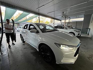 BYD: BYD E2: 2022 г., Автомат, Гибрид, Седан — 5