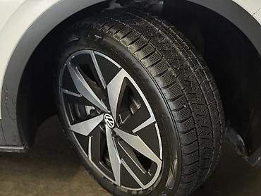 Volkswagen: ID4
49000km
2022 — 13