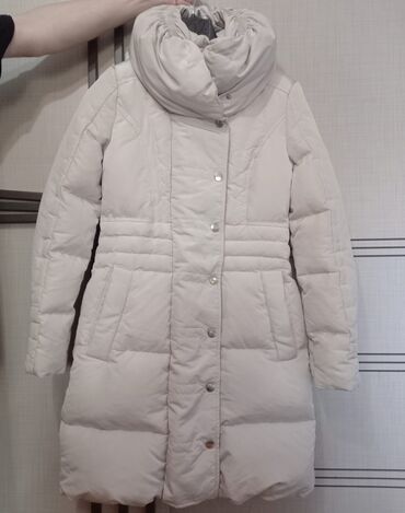 Куртки: Женская куртка Bershka, M (EU 38), цвет - Белый