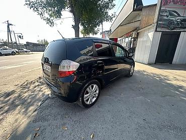 срочно портер сатылат: Honda Jazz: 2009 г., 1.5 л, Кол менен иштөөчү, Бензин, Хетчбек — 6