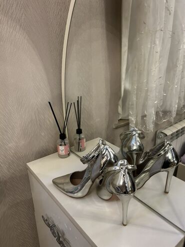 Tuflilər: Tuflilər, Ölçü: 39, rəng - Gümüşü, İşlənmiş — 6