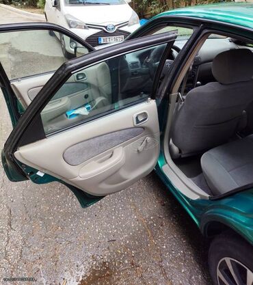 Toyota: Toyota Corolla: 1.4 l. | 2001 έ. Χάτσμπακ — 13