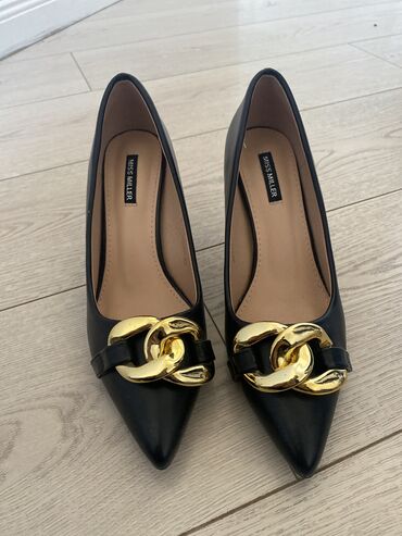 дешево женская обувь: Туфли Gem, Размер: 37, цвет - Черный