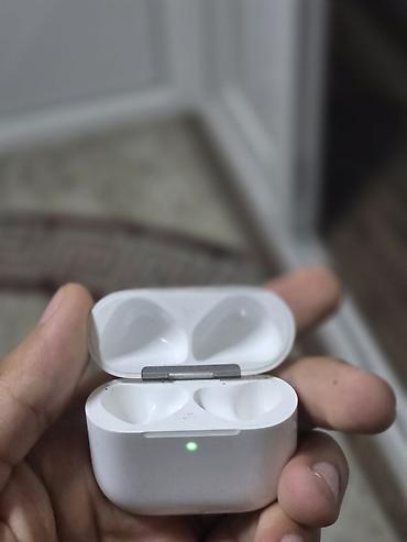 Кулакчындар үчүн кейстер: Кулакчындар үчүн кейс, Apple, Колдонулган, түсү - Ак — 3