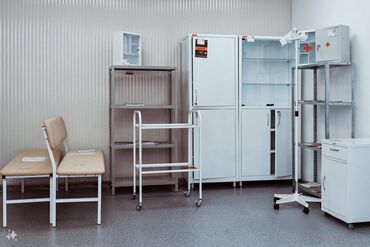 спец кровать для лежачих больных: Медицинская мебель. Большой ассортимент: шкафы, аптечки, столики