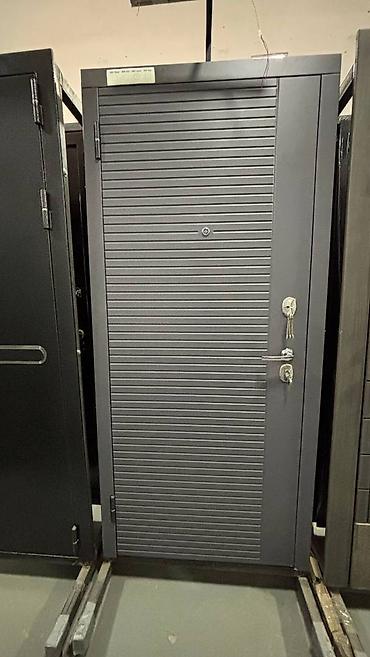 Межкомнатные двери: Входная дверь с декоративной панелью внутри и снаружи — это — 2