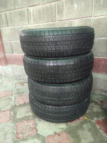 Шины: Зимние шины комплект 4шт
Blizzak 195/65R15