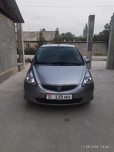 авто жак: Honda Jazz: 2005 г., Кол менен иштөөчү, Бензин, Хетчбек — 1