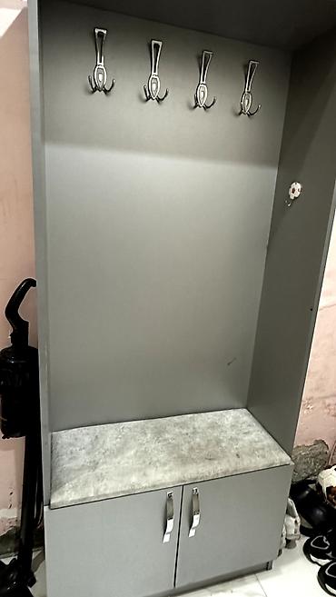 bedroom: Güzgülü termo və asılqanlı ayaqqabılıq satılır. İkisi bir yerdə — 1