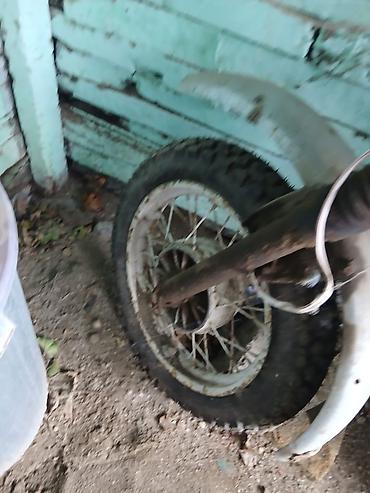 gaz 24 volga: Sovet istehsalı köhnə tip motosiklet (sürətli kros/enduraya bənzər — 3