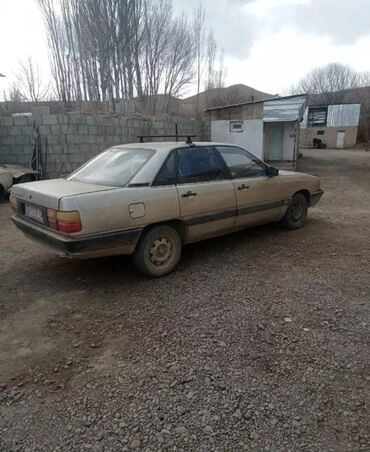 Audi: Audi 100: 1983 г., 2.2 л, Механика, Бензин, Седан