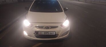 Hyundai: Hyundai Solaris: 2013 г., 1.6 л, Механика, Бензин, Седан