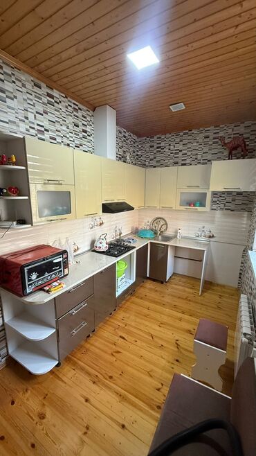 Uzunmüddətli kirayə evlər: 3 kv. m, 3 otaqlı — 16