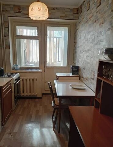 молодоя гвардия квартира: 2 комнаты, 50 м², Индивидуалка, 3 этаж, Косметический ремонт