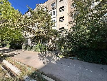 10микр: 1 комната, 33 м², 10 мкр 5 этаж, Косметический ремонт — 9