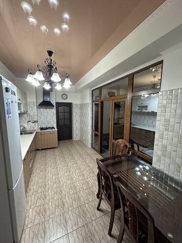 сколько стоит трехкомнатная квартира в бишкеке: 3 комнаты, 120 м², Элитка, 7 этаж, Косметический ремонт