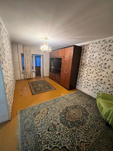 токмок квартира микрорайон: 1 комната, 30 м², Индивидуалка, 3 этаж, Старый ремонт