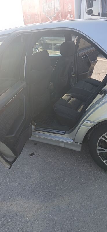 Mercedes-Benz: Mercedes-Benz C-Class (W202) sedan - Kuzov: 4 qapılı sedan, gümüşü — 10