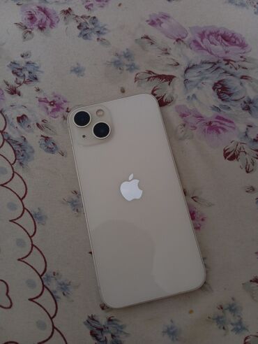 айфон на обмен: IPhone 13, Б/у, 128 ГБ, Белый, Чехол, 84 %